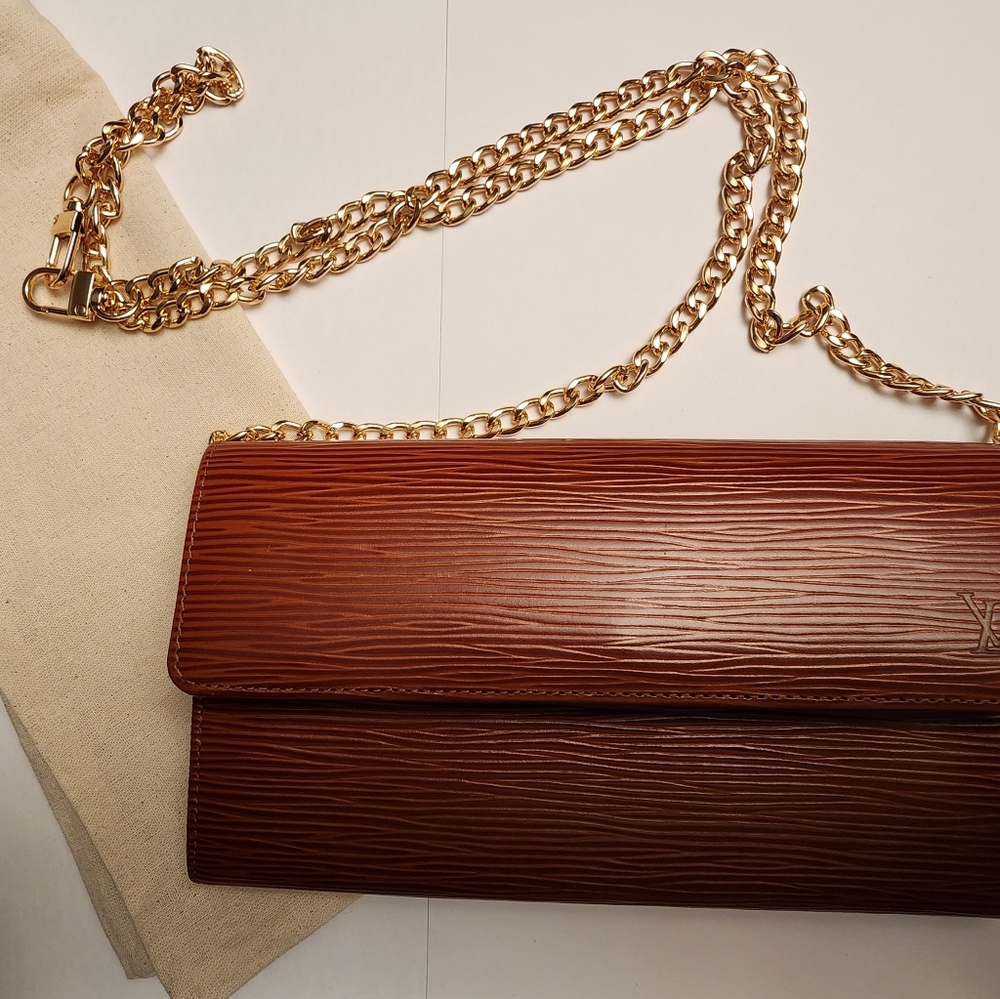 ❤️ LOUIS VUITTON EPI LONG WALLET (Cognac/Brown) with free Gold Chain
